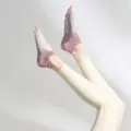 Roze vijfteen yoga sokken met anti-slip grip noppen en open teen ontwerp voor pilates. - Eén maat / Pruimenroze