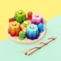 Hölzernes Montessori Steckspiel mit Angelspiel, farbenfrohes Lernspielzeug für Kleinkinder. - Runde Angel-Stapelsäulen