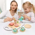 Set da tè in legno giocattolo per bambini, cucina gioco di ruolo dessert con teiera tazze. - Vestibilità Standard
