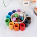Montessori Holz Farbsortierspiel 12 Bälle Passende Becher Lernspielzeug für Kinder - Kleines 12-farbiges Bälle- & Becherspiel