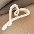 Elegante molletta per capelli a cuore bianco perla, elegante fermaglio geometrico per lo styling quotidiano. - Beige