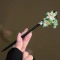 Traditional Chinese flower hair stick with green beaded tassel, elegant hair accessory for women. - Double Iris Green Style (FZ25262) / Green