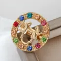 Spilla con strass zodiaco elegante cristallo spilla da petto accessorio abbigliamento. - Gemelli (XZ25186)