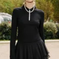 Haut de fitness polo à manches longues noir avec jupe de tennis en maille variante. - S / Hauts / Noir