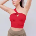 Top court rouge asymétrique avec nœud pour femme, vêtement de sport fitness yoga élégant. - S / Hauts / QS24206C-rouge
