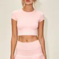 Ensemble de sport rose haut court côtelé et jupe plissée, tenue de fitness confortable et moulante. - S / Hauts / Rose