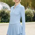 Top de fitness polo manches longues bleu clair demi-zip et jupe de tennis plissée - S / Hauts / Bleu