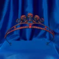 Tiare gothique noire tete de mort avec strass rouges, accessoire cheveux parfait fete Halloween. - Couronne Tête de Mort Style Tête / Base Noire + Strass Rouge