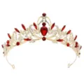 Goldene Brautkrone Detailansicht mit funkelnden roten und klaren Strasssteinen für Hochzeiten. - Gold + Rote Strasssteine