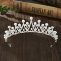 Parel strass bruids tiara detail, elegante zilveren kroon haaraccessoire voor huwelijk. - H-005 zilverwit