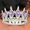 Barocke silberfarbene Vollkronen-Tiara aus Legierung mit violetten Tropfen-Strasssteinen. - Silber mit lila Strasssteinen