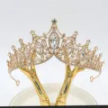 Dettaglio corona sposa brillante, tiara vintage in cristallo marquise per nozze. - Stile Oro Non Fatto A Mano