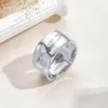Breites silbernes offenes Metall Armband mit unregelmässiger welliger flüssiger Textur. - Stil C / Silber