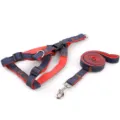 Arnés y correa de mezclilla para perros con cinta roja resistente y ajustable - M (1.5cm) / Conjunto de dos piezas rojo