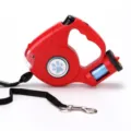 Laisse pour chien rétractable 3-en-1 rouge avec lampe LED et distributeur de sacs. - Rouge