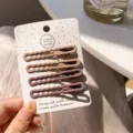 Set van 4 matte golvende haarspelden, eenvoudige zijklemmen voor pony, elegante bruine tinten. - H11-5 golfclip