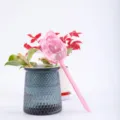 Tulpenförmiger automatischer Bewässerungsstecker für Zimmerpflanzen in Rosa Kunststoff - Rosa