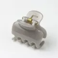 Minimalistische graue Haarklammer, glänzender Harz-Haarclip für den täglichen Haar-Style. - Grau