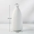 Petit vase en céramique blanche minimaliste avec dimensions: hauteur de 16,5 cm - Échantillon