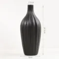 Vase en céramique noir minimaliste avec élégante texture nervurée verticale, 18,5 cm - Liuyan / Noir