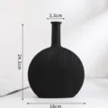 Vase en céramique noir à rayures minimaliste moderne, hauteur 24,3 cm et largeur 18 cm - Rond / Noir