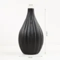 Petit vase en céramique noire minimaliste à texture nervurée pour décoration de bureau - Comme la fumée / Noir