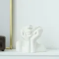 Vase de visage en céramique blanche brillante minimaliste moderne pour décoration intérieure - Figurine menton sur main - petit