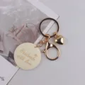 Handgemachter Holzanhänger Schlüsselanhänger mit Herz-Charm und Metallverschluss, Taschendeko. - Herz Natürliches Holz