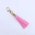 Rosa Leder Quasten Schlüsselanhänger mit goldener Hardware für Taschen und Armband Accessoires - Fuchsia