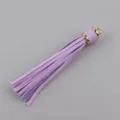 Ciondolo nappa in pelle PU viola chiaro con tappo in metallo dorato per gioielli DIY. - Viola chiaro