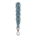 Correa de llavero tejida a mano con cierre dorado, elegante accesorio trenzado azul gris. - Azul marino