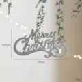 Silbernes glitzerndes Frohe Weihnachten Hängeschild, festlicher Baumschmuck und Dekoration. - Pailletten Silbernes Buchstabenschild