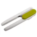 Abrelatas multifuncional en gris y verde, herramienta práctica de cocina casera. - Embalaje OPP / Blanco
