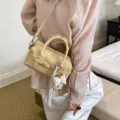 Sac bandoulière Boston en cuir PU pour femme sac à main élégant et chic avec joli pendentif - Avec Pendentif / Jaune