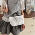 Sac cabas stylise a motif etoile avec bandouliere pour femmes vetements de loisirs. - Avec Pendentif / Blanc
