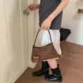 Sac à épaule en cuir tressé pour femme, élégant sac cabas hobo avec charme, chic quotidien. - Café