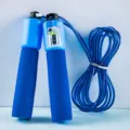 Cordino per saltare blu con manici in gommapiuma e contatore meccanico per fitness. - Blu Oro