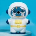 Süßer Cartoon-Astronaut-Bleistiftspitzer, kreativer manueller Schreibwarenartikel. - Mitternachtsblauer Astronaut