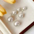Klassische Perlen Ohrstecker Set in verschiedenen Grössen mit Silberstiften für Damen. - 8mm / Weiß