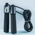 Variante de corde à sauter avec compteur mécanique en mousse pour le sport et les examens. - Corde à sauter avec compteur 6129 - noir