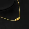 S925 sterling gouden slangketting halsketting met drie elegante parels voor dames. - 925 zilver / Gouden Kleur