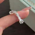 Detailaufnahme des S925 Silber retro Gabel Anhängers, zartes Design für modischen Schmuck. - Retro Gabel Messer Stil (DZ241) / 925er Silber