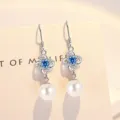 Elegantes pendientes de perla con trébol plata S925 y cristal azul colgante. - Pendientes Trébol Perla [Circonia Azul] (E0130) / Plata 925