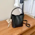 Black woven bucket bag women shoulder handbag retro commuter large capacity stylish - Black With Pendant