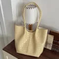 Sac cabas femme en cuir tressé, grand sac épaule élégant pour le travail et la mode. - Jaune