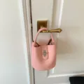 Sac seau tendance rose à motif litchi pour femme, sac porté main polyvalent quotidien. - Sans pendentif / Rose