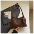 Sac porté épaule en cuir tissé marron, sac hobo chic sous les bras avec poignée tressée - Café