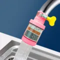 Keuken kraan waterfilter, 4e gen antispat douchekop verlengstuk met minerale stenen. - Rond Roze (Gedoopt)