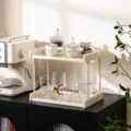 Estante de escritorio de dos niveles estilo crema, organizador de tazas con bandejas claras. - Doble capa blanco crema