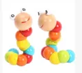 Bunte Holz Raupe als Biegespielzeug, greifbares Lernspielzeug für Babys und Kleinkinder. - bunt